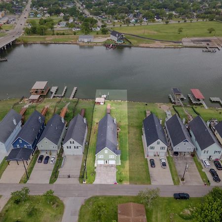 Luxury Waterfront Home Family And Pet Friendly Near Surfside Beach 11 Mins Фрипорт Экстерьер фото