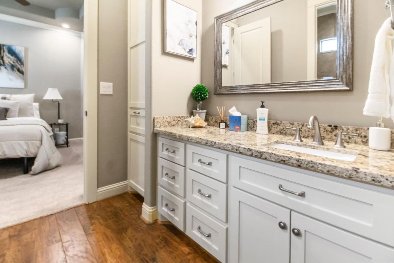 Luxury Waterfront Home Family And Pet Friendly Near Surfside Beach 11 Mins Фрипорт Экстерьер фото