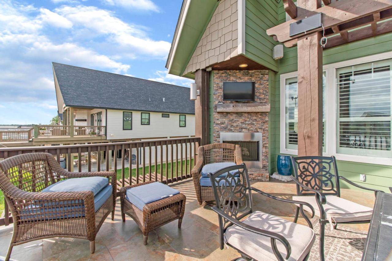 Luxury Waterfront Home Family And Pet Friendly Near Surfside Beach 11 Mins Фрипорт Экстерьер фото